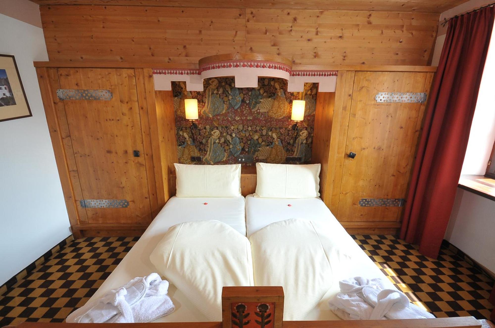 Family Hotel Schloss Rosenegg ฟีบาบรุนน์ ภายนอก รูปภาพ