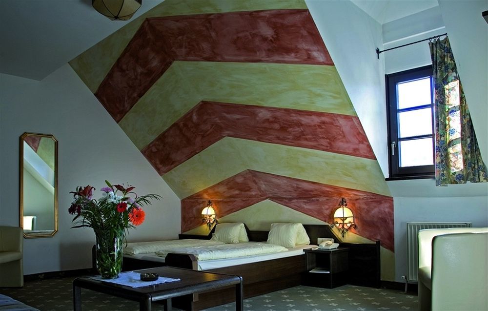 Family Hotel Schloss Rosenegg ฟีบาบรุนน์ ภายนอก รูปภาพ