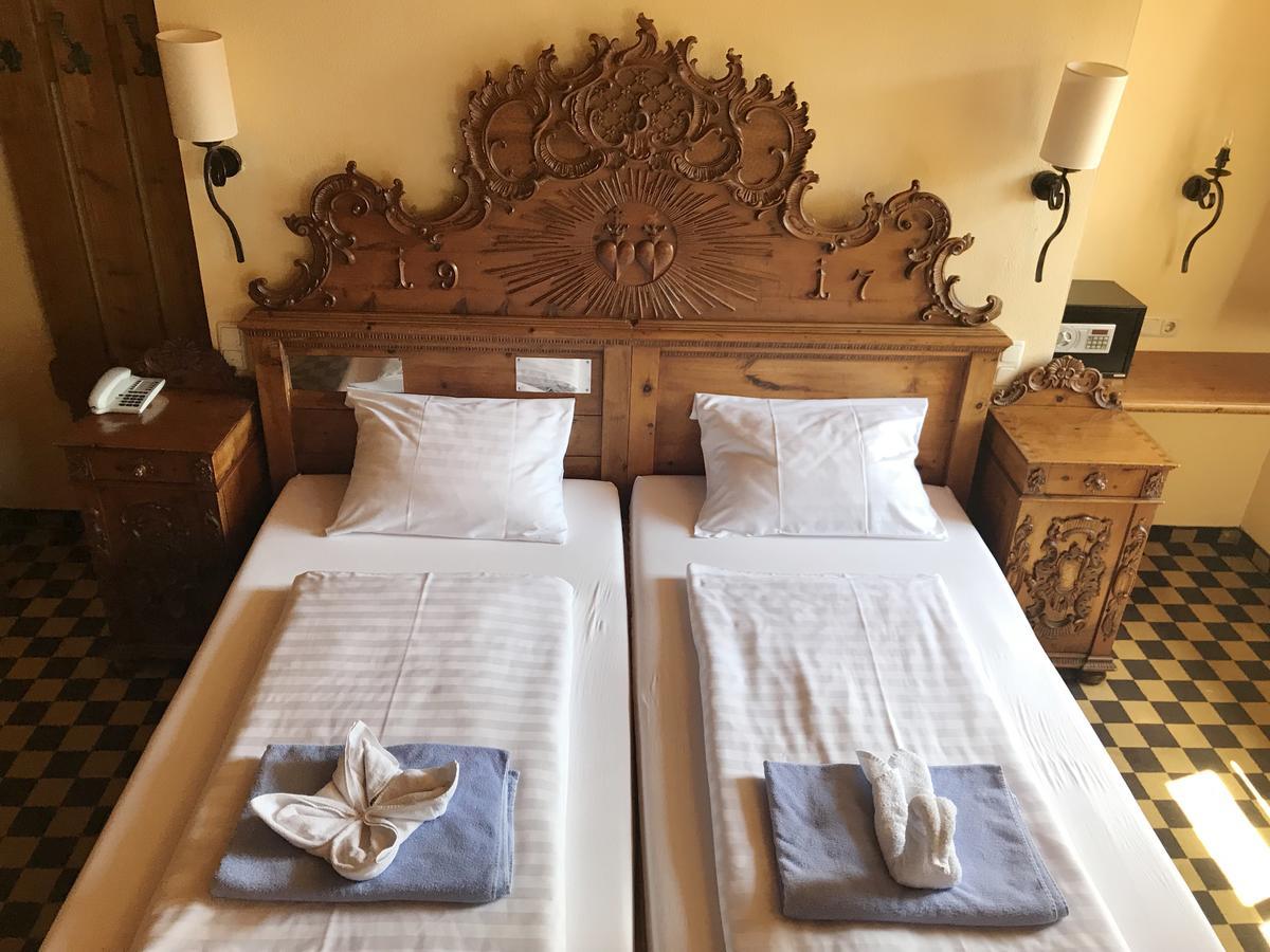 Family Hotel Schloss Rosenegg ฟีบาบรุนน์ ภายนอก รูปภาพ