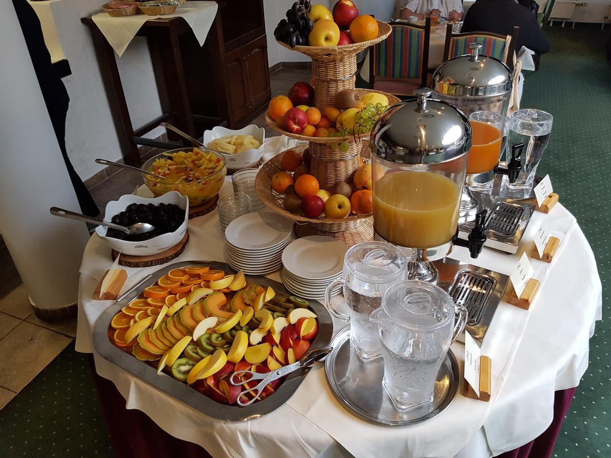 Family Hotel Schloss Rosenegg ฟีบาบรุนน์ ภายนอก รูปภาพ