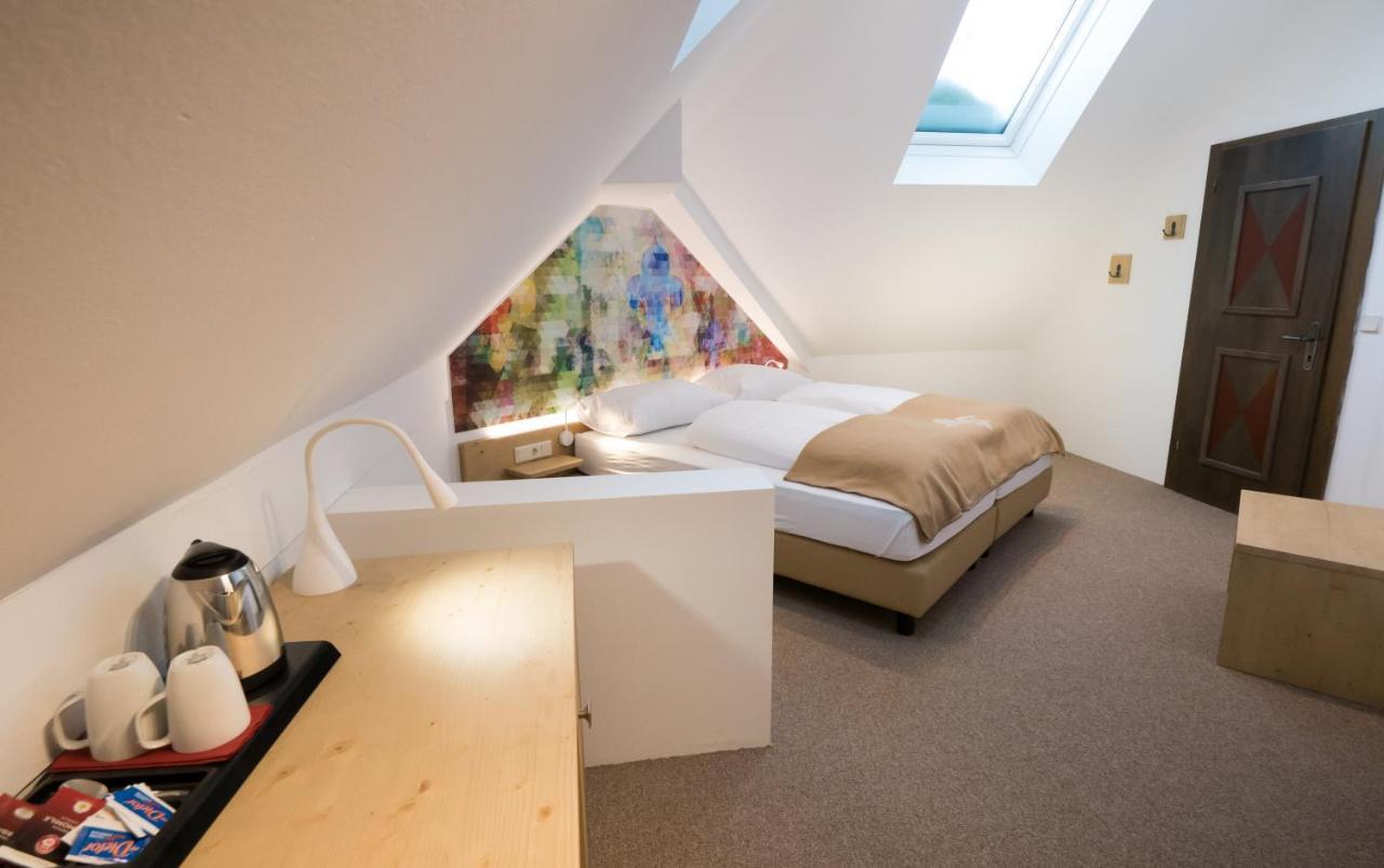 Family Hotel Schloss Rosenegg ฟีบาบรุนน์ ภายนอก รูปภาพ