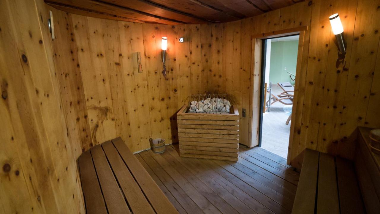 Family Hotel Schloss Rosenegg ฟีบาบรุนน์ ภายนอก รูปภาพ