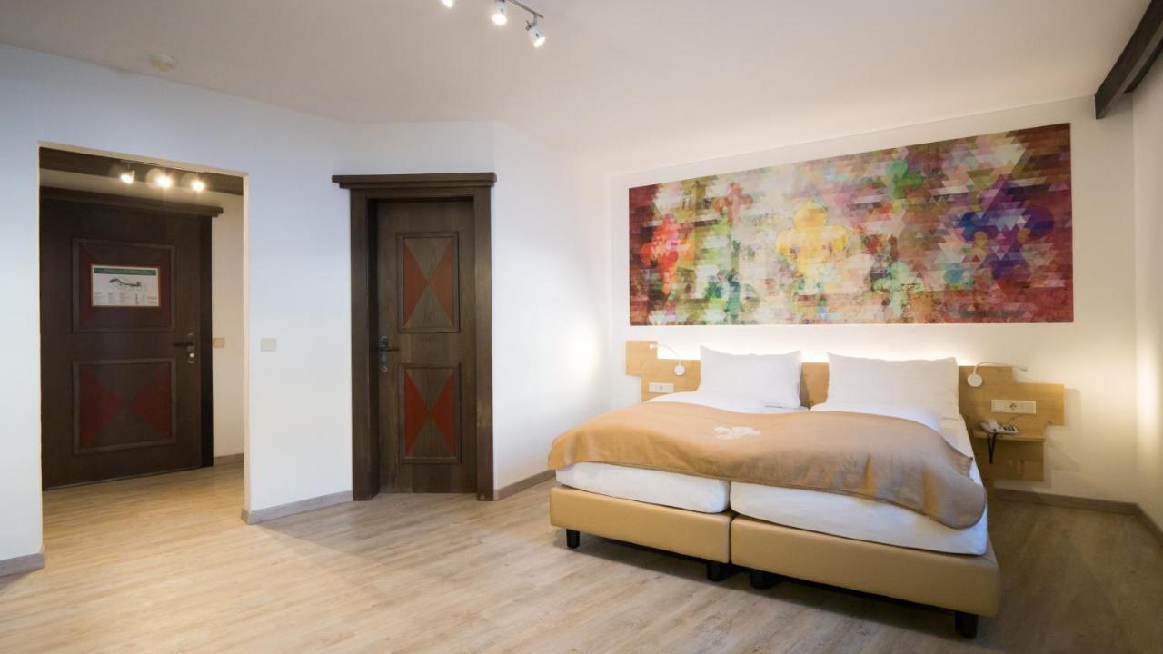 Family Hotel Schloss Rosenegg ฟีบาบรุนน์ ภายนอก รูปภาพ