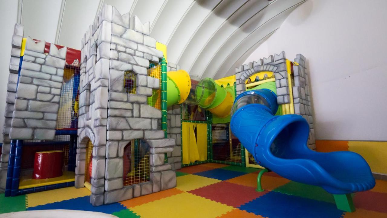 Family Hotel Schloss Rosenegg ฟีบาบรุนน์ ภายนอก รูปภาพ